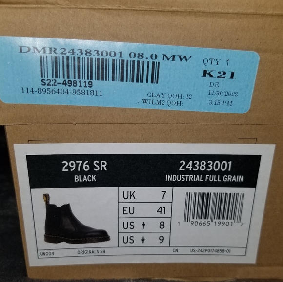 Dr. Martens 2976 Chelsea Boot, Size 9, Black leather. - Picture 9 of 9